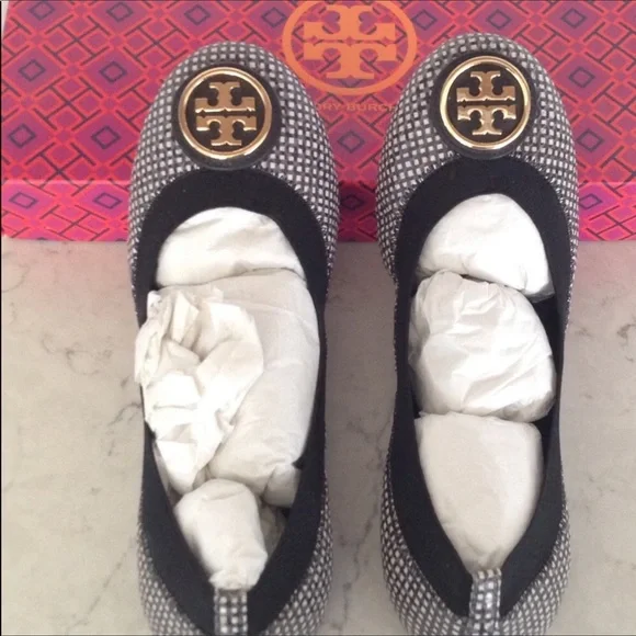Tory Burch Caroline Flats - Picture 2 of 4